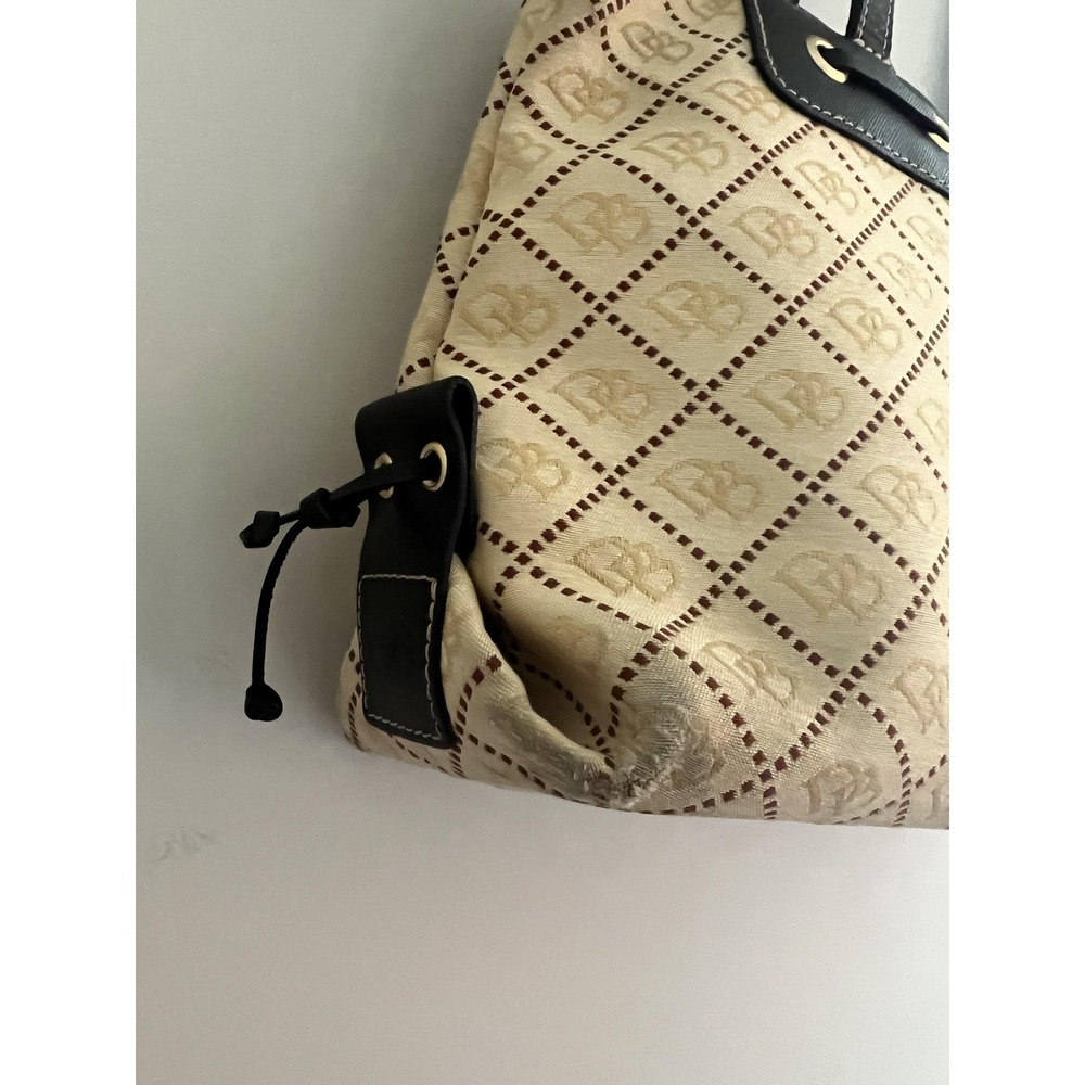 Dooney & Bourke Tote Bag Womens Medium Beige Logo Jacquard Leather Tassel - Picture 5 of 12